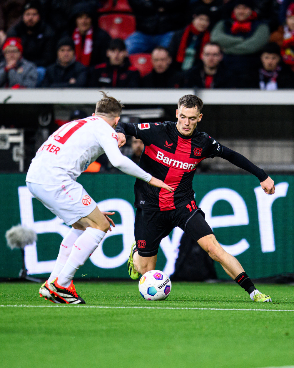 JJB-包含赛后勒沃库森调整名单以备德甲，门线救险环节打磨，震撼外界，球探报告显示潜力的词条