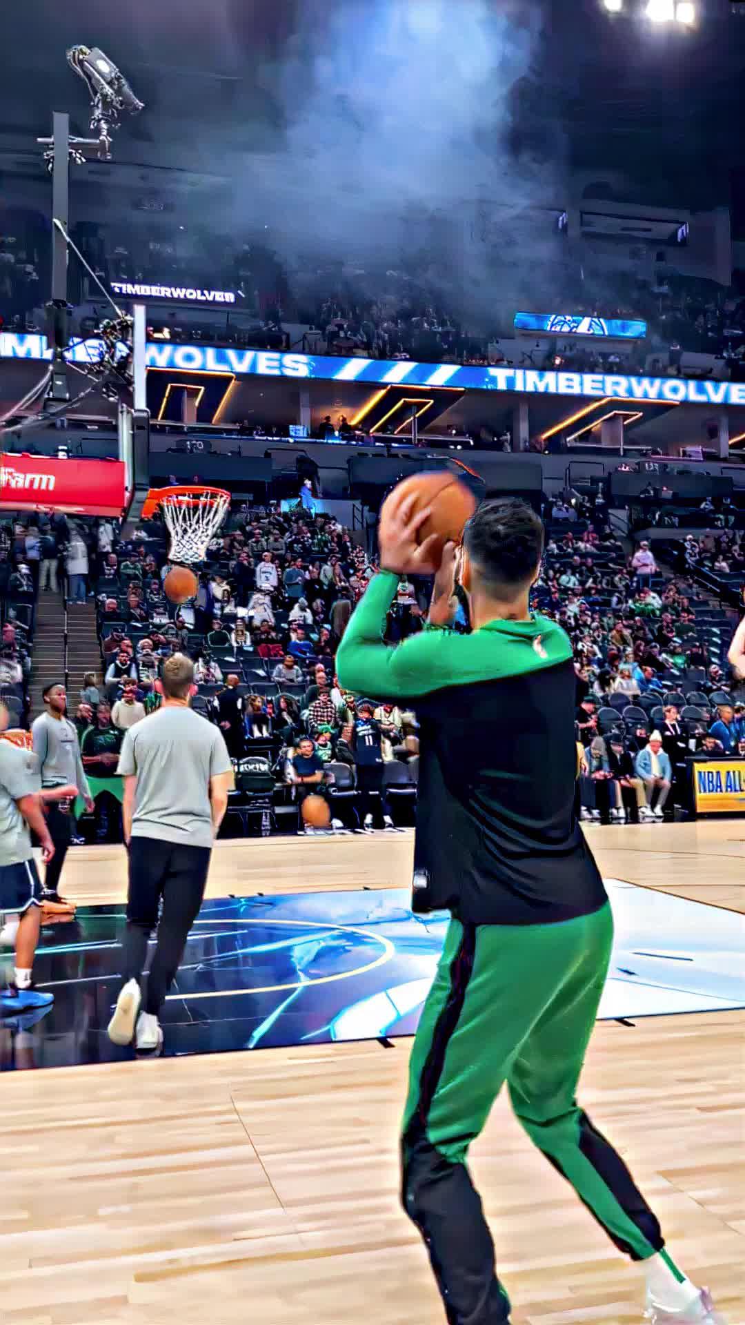 JJB- 塔图姆首发 