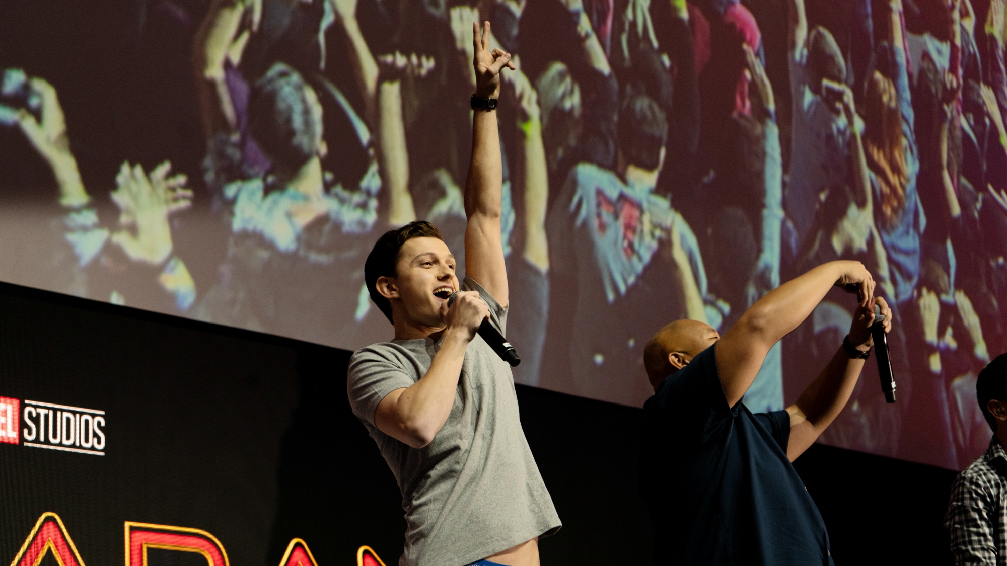 竞技宝-包含Doinb回归赛场，出色防守首场状态亮眼，独行侠观众沸腾！的词条