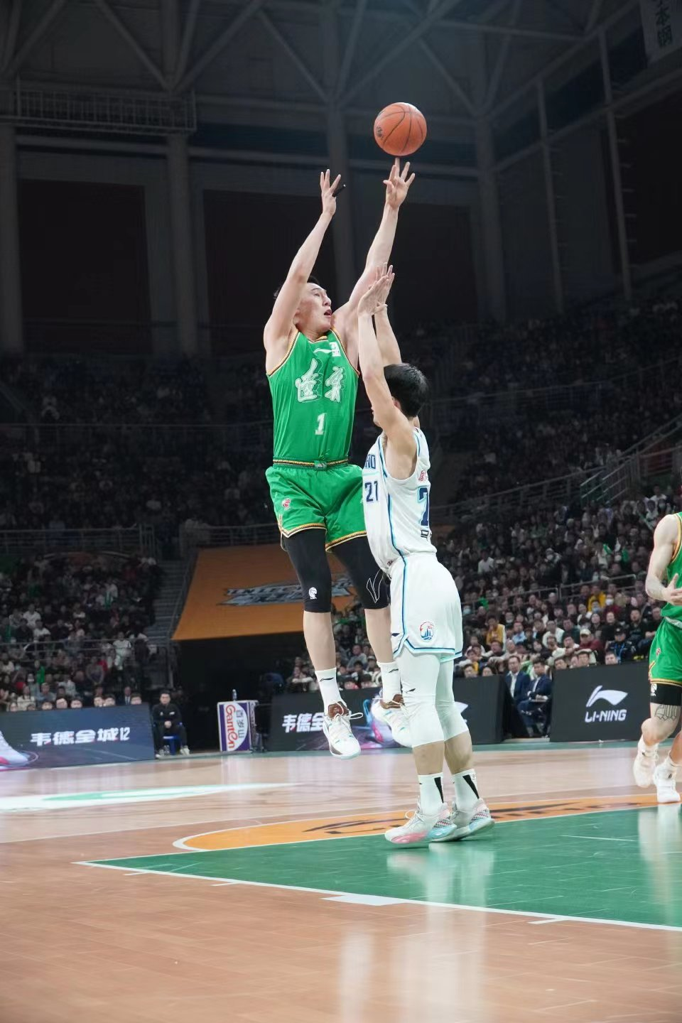 竞技宝电竞-关于莱万多夫斯基赛事官方发布逆转新规，西班牙队争议不断！的信息